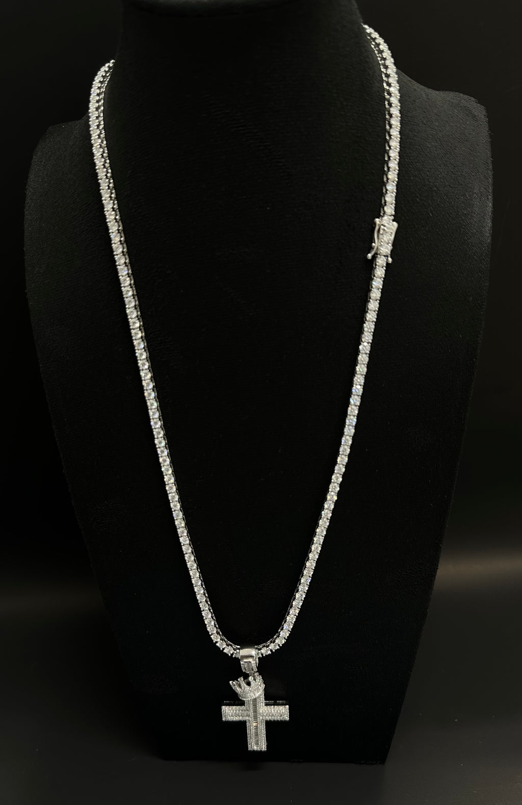 Cadena tennis con dije cruz con corona